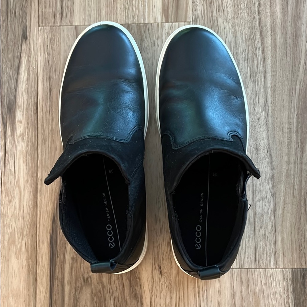 Ecco Black Leather Slip-On Shoes
